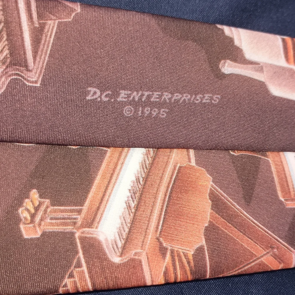 Mens Vintage 1995 D'em Crazy Piano Pianos Music Print Necktie Made in USA